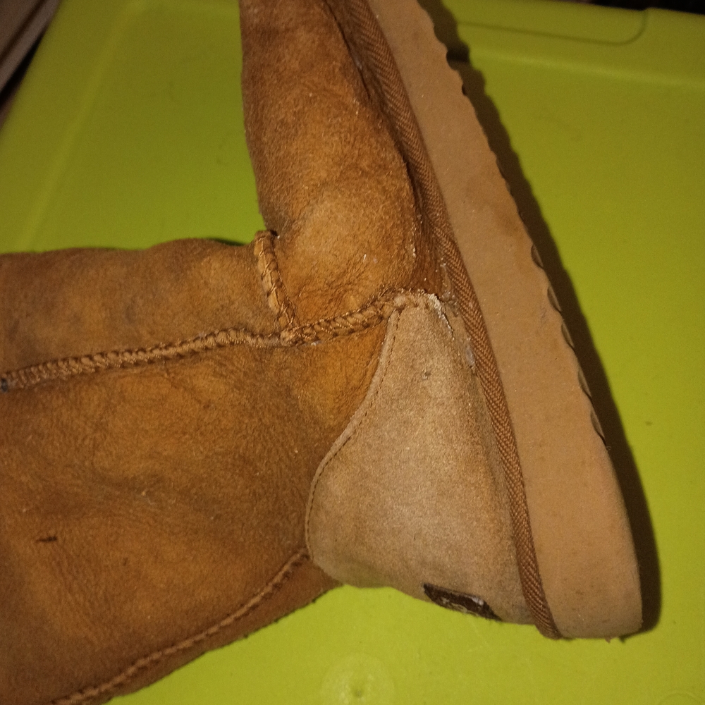 Used UGG boots - Picture 8 of 8